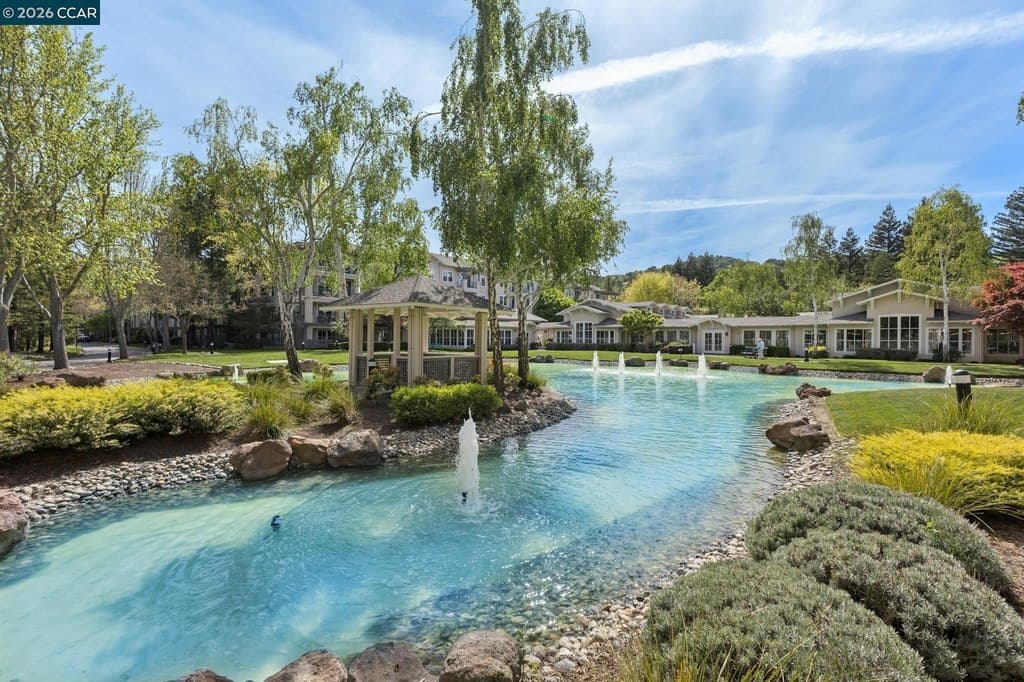 2 bedroom condo for sale at 1840 Tice Creek Dr Apt 2217 Walnut Creek 94595 - $450,000