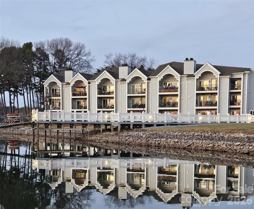 2 bedroom condo for sale at 18709 Nautical Dr Cornelius 28031 - $549,000