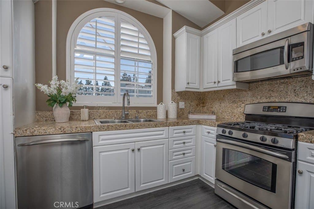 1 bedroom condo for sale at 23412 Pacific Park Dr Unit 27A Aliso Viejo - $529,000