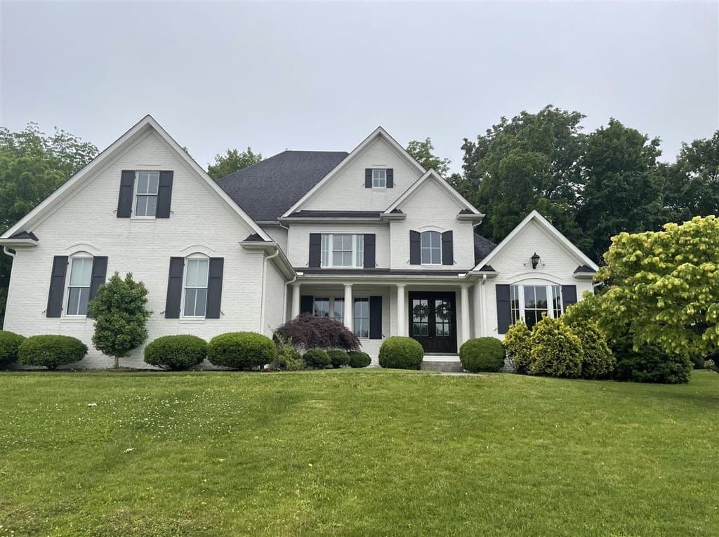 4 bedroom house for sale at 923 Cumberland Ridge Way Bowling Green - $849,990
