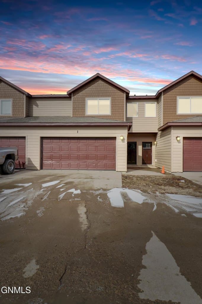 3 bedroom townhouse for sale at 5809 Victoria Ave Unit I Williston 58801 - $245,000