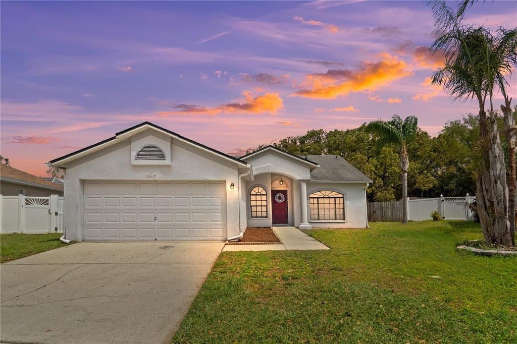 3 bedroom house for sale at 1637 Elk Spring Dr Brandon - $350,000