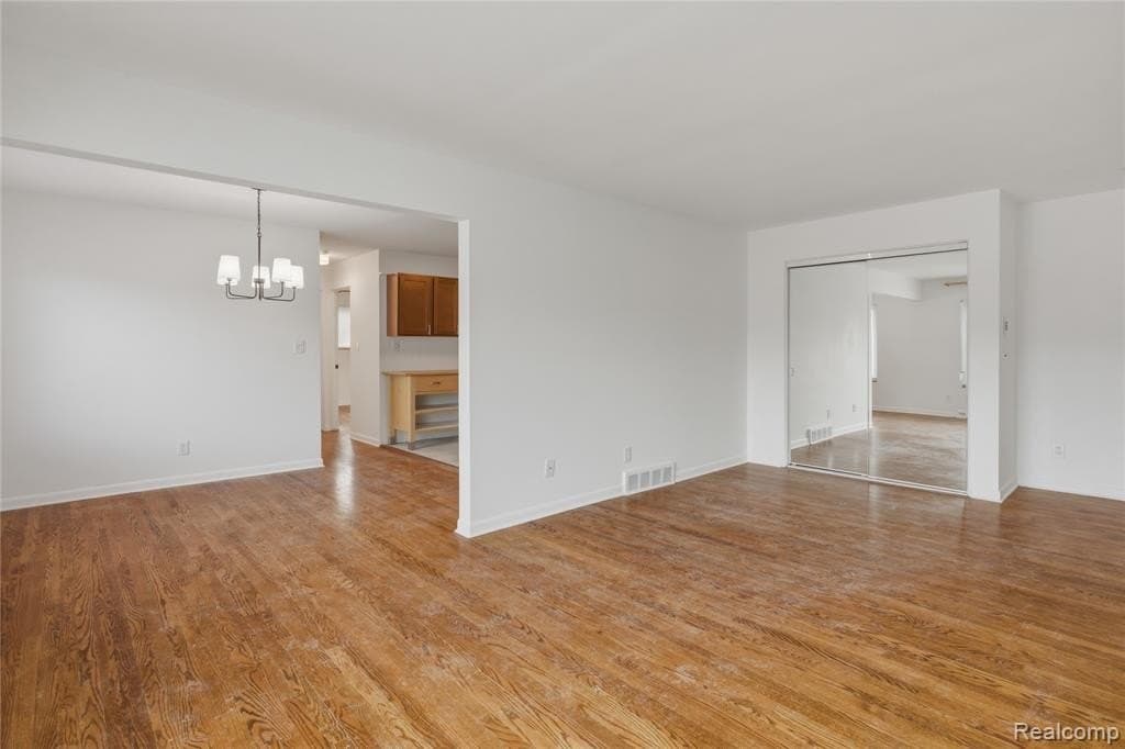2 bedroom condo for sale at 323 N Eton St Unit 35C Birmingham 48009 - $249,900