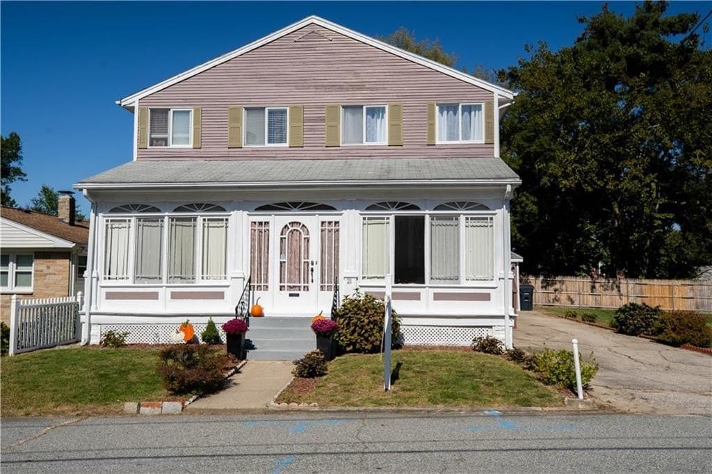 3 bedroom house for sale at 21 Madison St Warwick 02888 - $499,000