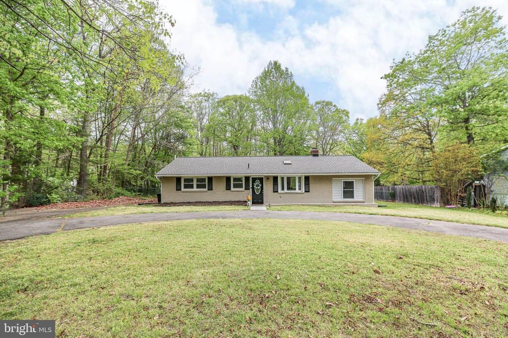 3 bedroom house for sale at 11004 Platoon Dr Lake Wilderness 22551 - $399,900