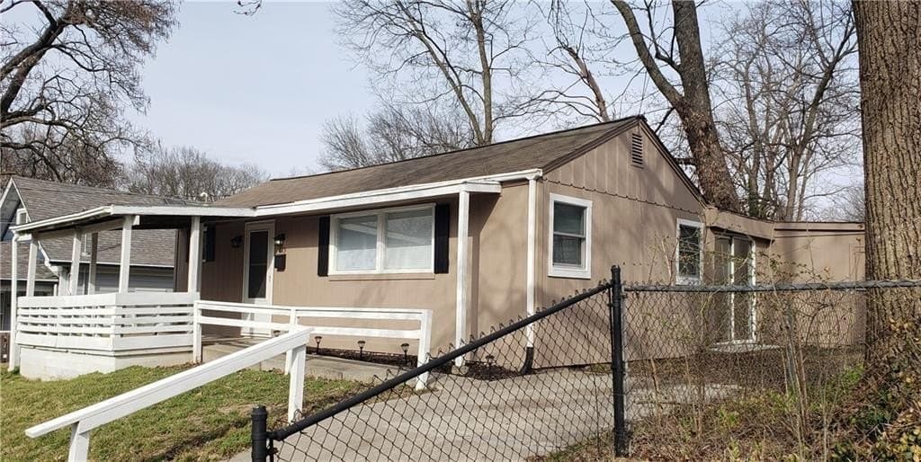 2 bedroom house for sale at 813 S Liberty St Independence 64050 - $139,900