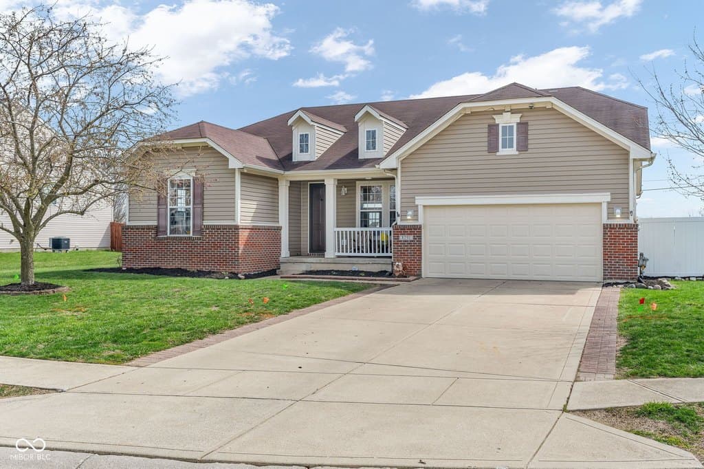 3 bedroom house for sale at 8291 Westcliffe Dr Avon 46123 - $425,000