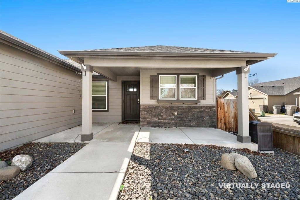 3 bedroom house for sale at 765 N Williams St Kennewick - $383,070