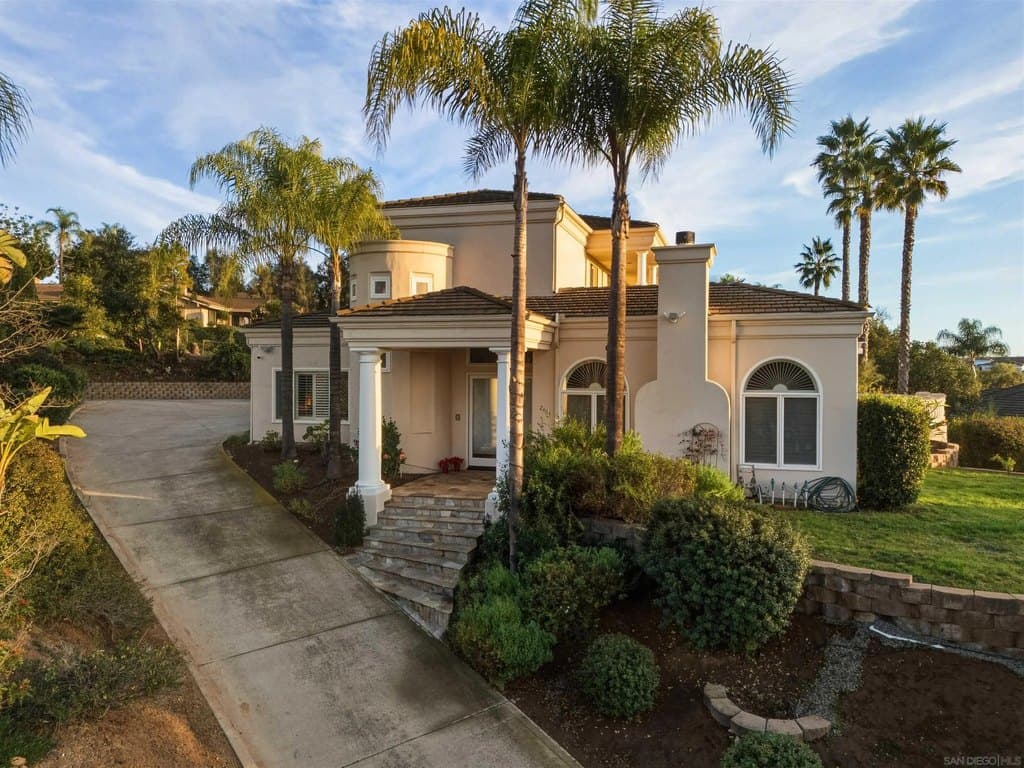 6 bedroom house for sale at 2464 Canyon Creek Rd Escondido - $1,675,000