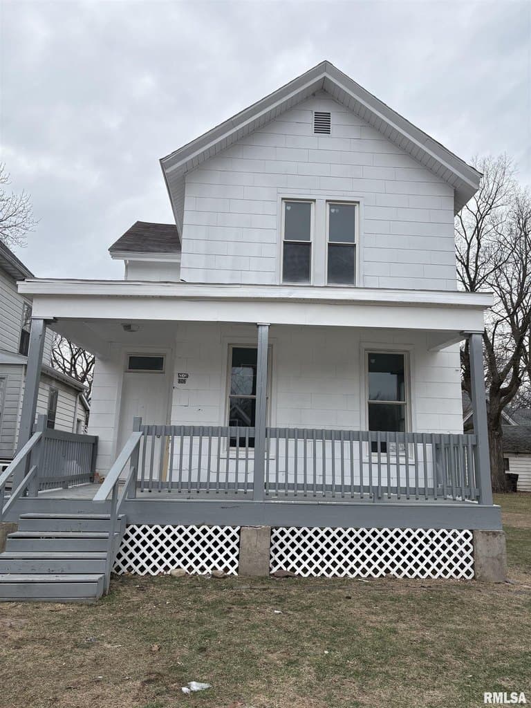 4 bedroom house for sale at 804 NE Monroe St Peoria 61603 - $59,000