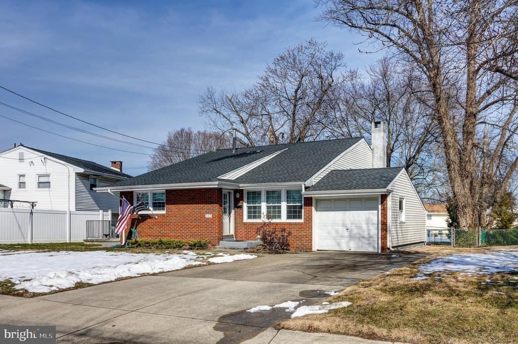 3 bedroom house for sale at 237 Creek Rd Bellmawr - $355,000