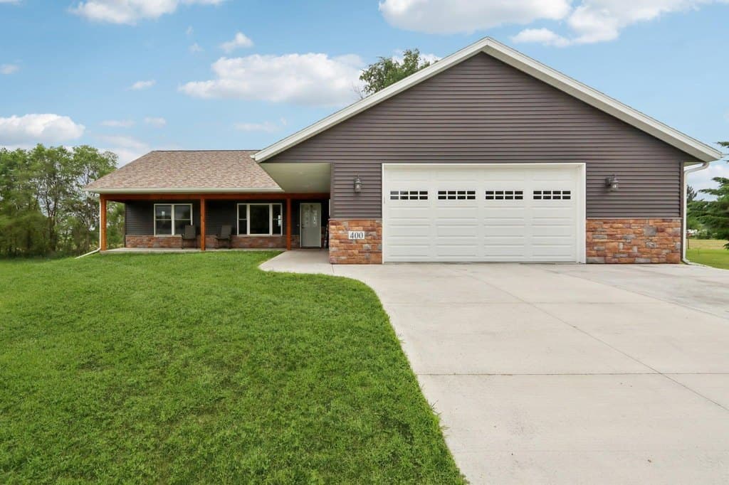 4 bedroom house for sale at 400 Mourning Dove Ct Arena - $485,000