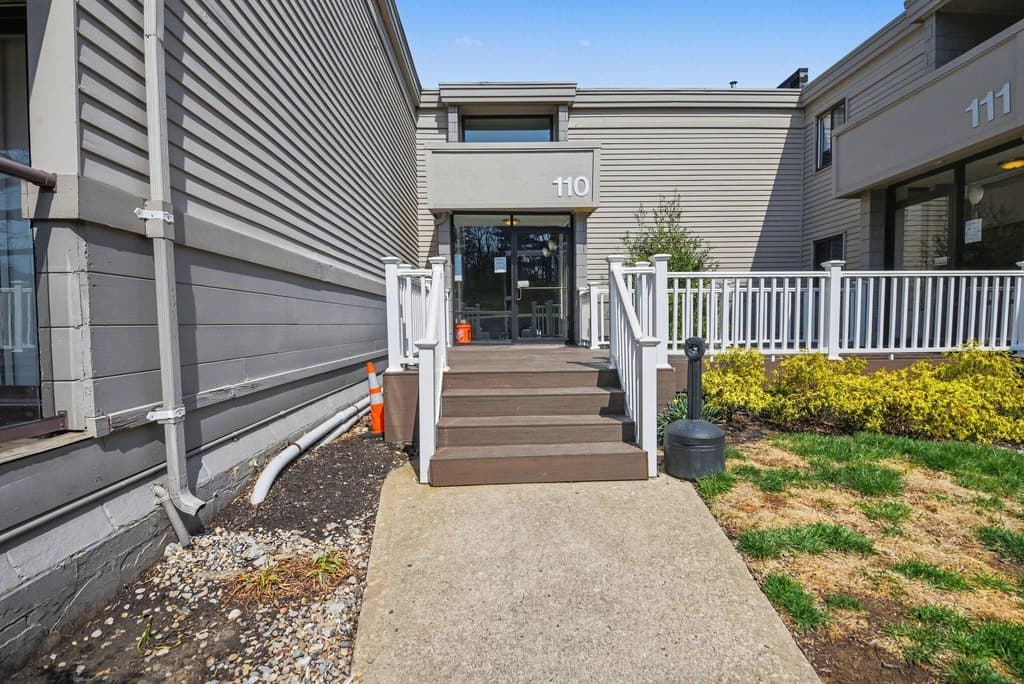 1 bedroom condo for sale at 110 Winding Way Unit A Covington 41011 - $199,000