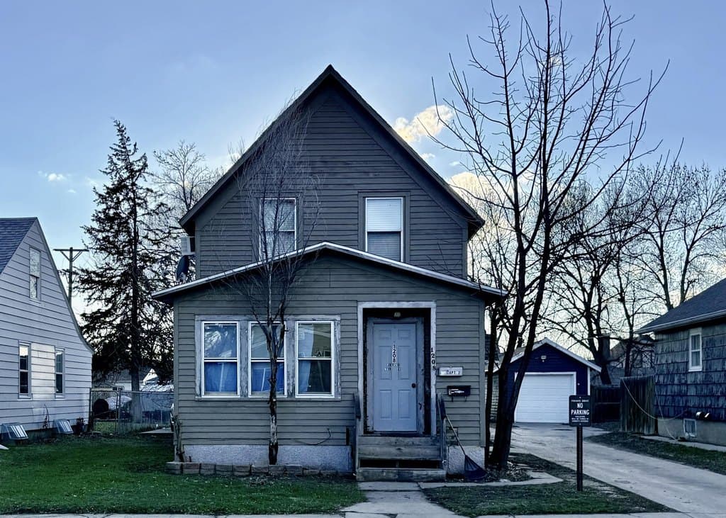 multi-family for sale at 1208 S 2nd St Aberdeen - $95,000