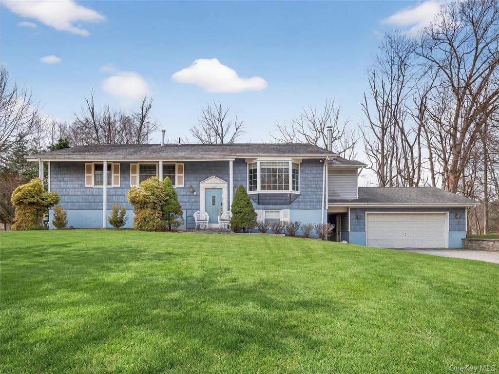 7 bedroom house for sale at 15 Victoria Dr Airmont - $1,249,000