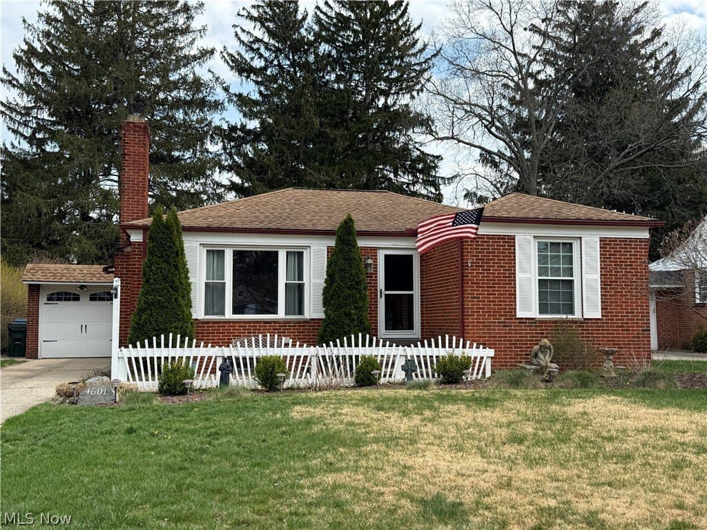 2 bedroom house for sale at 4601 W 221st St Fairview Park 44126 - $249,000