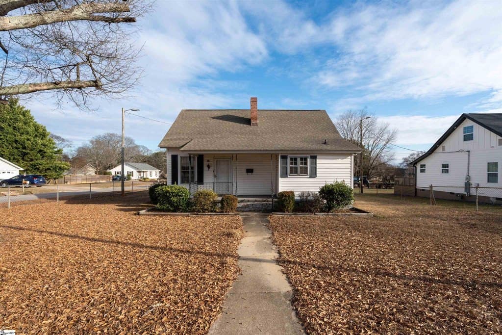 2 bedroom house for sale at 60 Blake St Greenville - $249,000