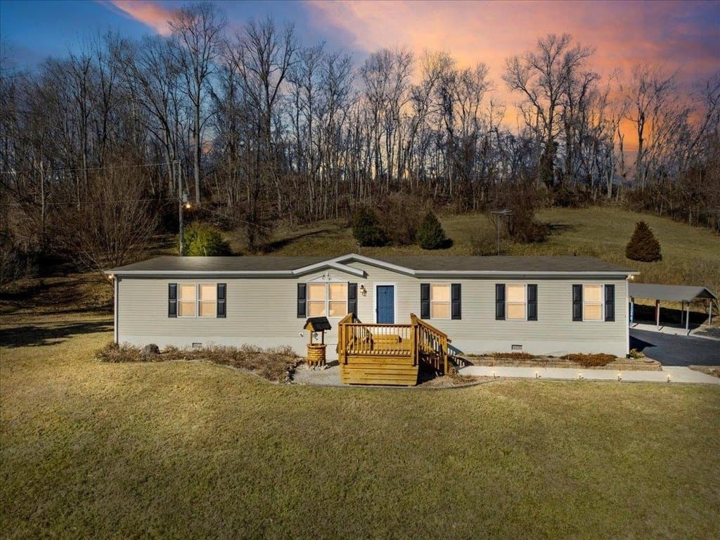 3 bedroom mobile home for sale at 4805 Shelburne Rd Radford 24141 - $349,900