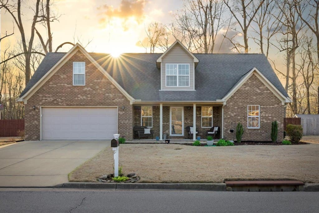 4 bedroom house for sale at 83 Joyce Ave Atoka - $370,000