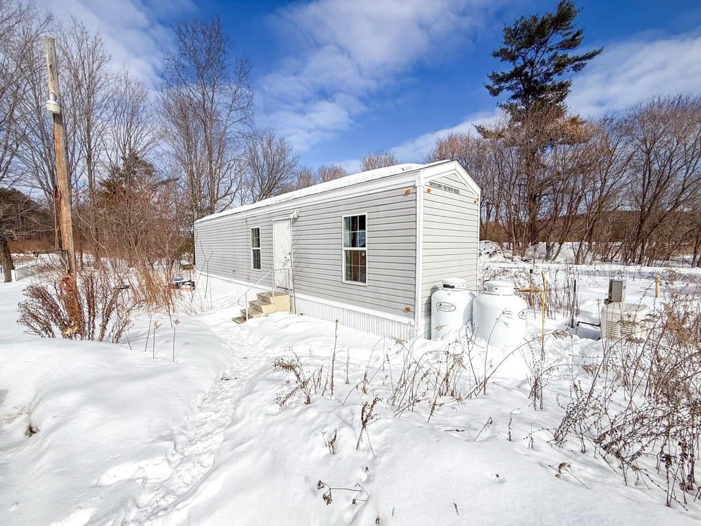 1 bedroom mobile home for sale at 80 Whistle Stop Way Unit 10 Bradford - $75,000