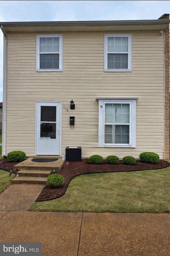 3 bedroom townhouse for sale at 416 Chadwick Ct Fredericksburg 22401 - $265,000