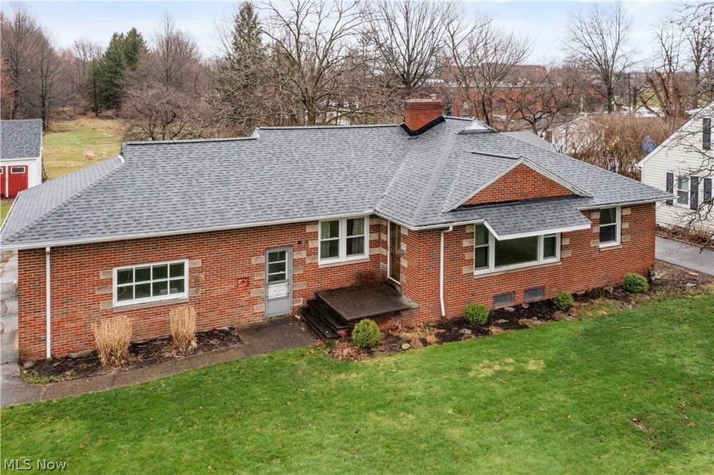 3 bedroom house for sale at 289 Richmond Rd Richmond Heights 44143 - $159,000