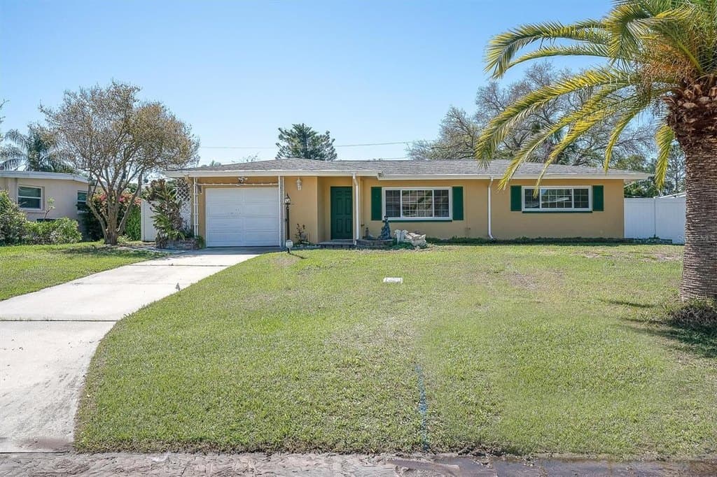 2 bedroom house for sale at 2214 Duncan Dr Belleair Bluffs - $440,000