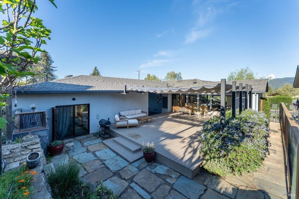 1 bedroom house for sale at 902 Helen Ave Ukiah 95482 - $585,000