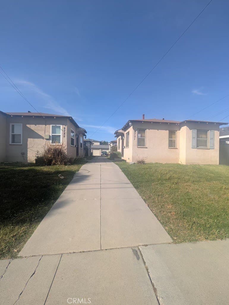 multi-family for sale at 9725 Arkansas St Bellflower - $1,050,000