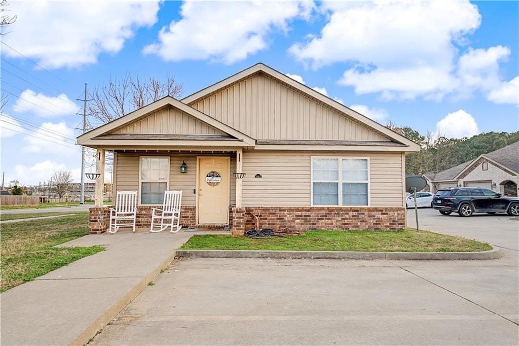 multi-family for sale at 3300 SW Victoria Pl Unit 1-2 Bentonville - $367,500