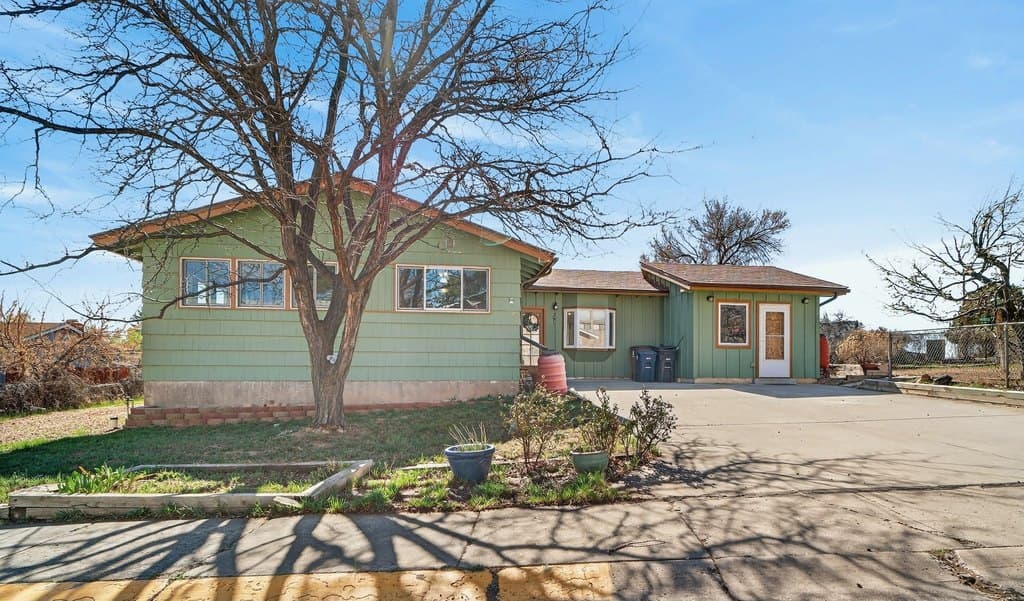 2 bedroom house for sale at 391 Manhattan Loop Los Alamos 87544 - $515,000