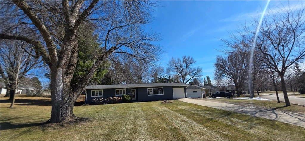 3 bedroom house for sale at 307 Channel Rd Albert Lea - $299,900