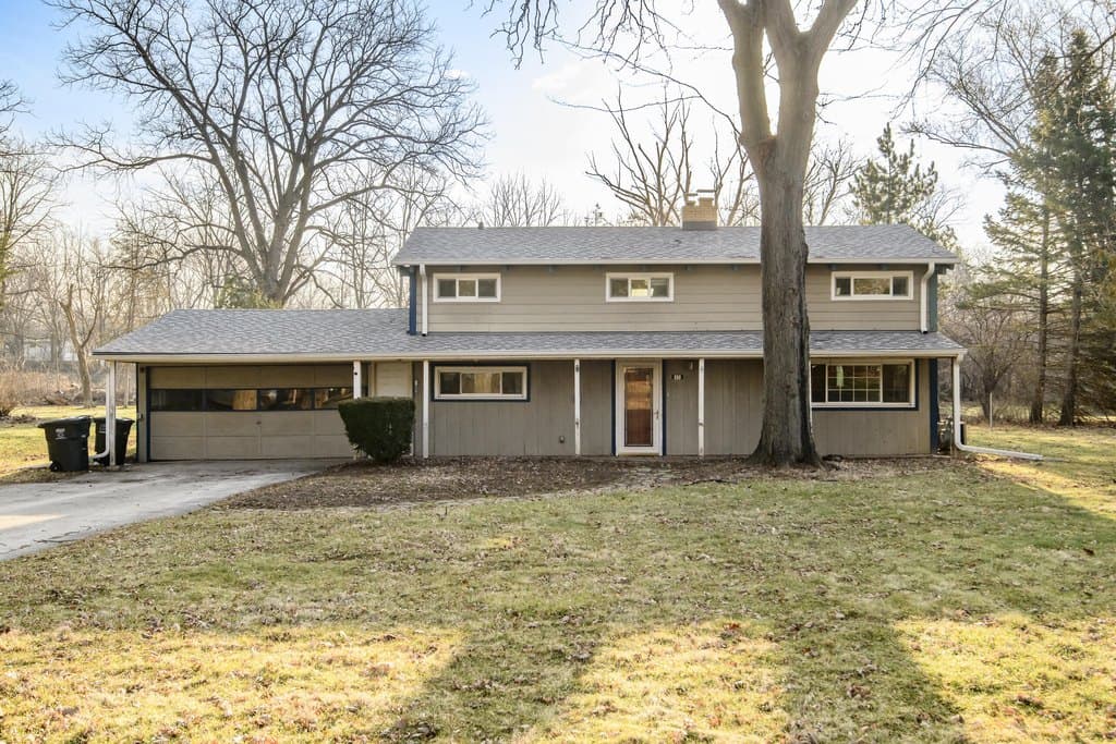 3 bedroom house for sale at 888 Wildwood Pl Oconomowoc 53066 - $374,900