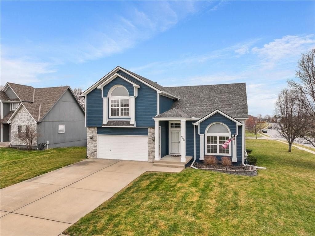 4 bedroom house for sale at 603 Bradford Ct Raymore 64083 - $385,000