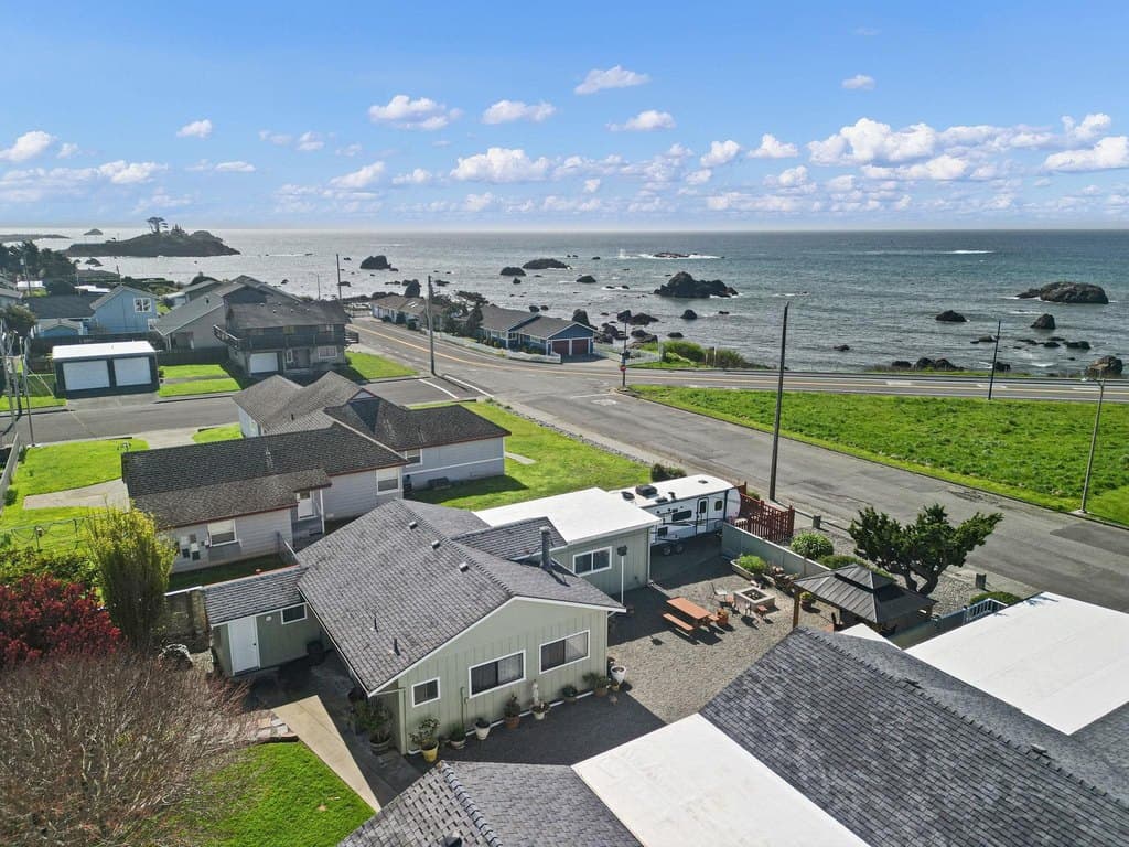 4 bedroom house for sale at 288 W 7th St Crescent City 95531 - $985,000