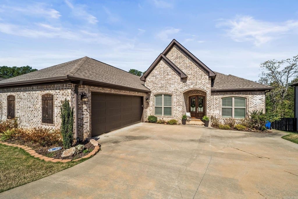 3 bedroom house for sale at 3 Ridgeview Ln Maumelle 72113 - $449,888