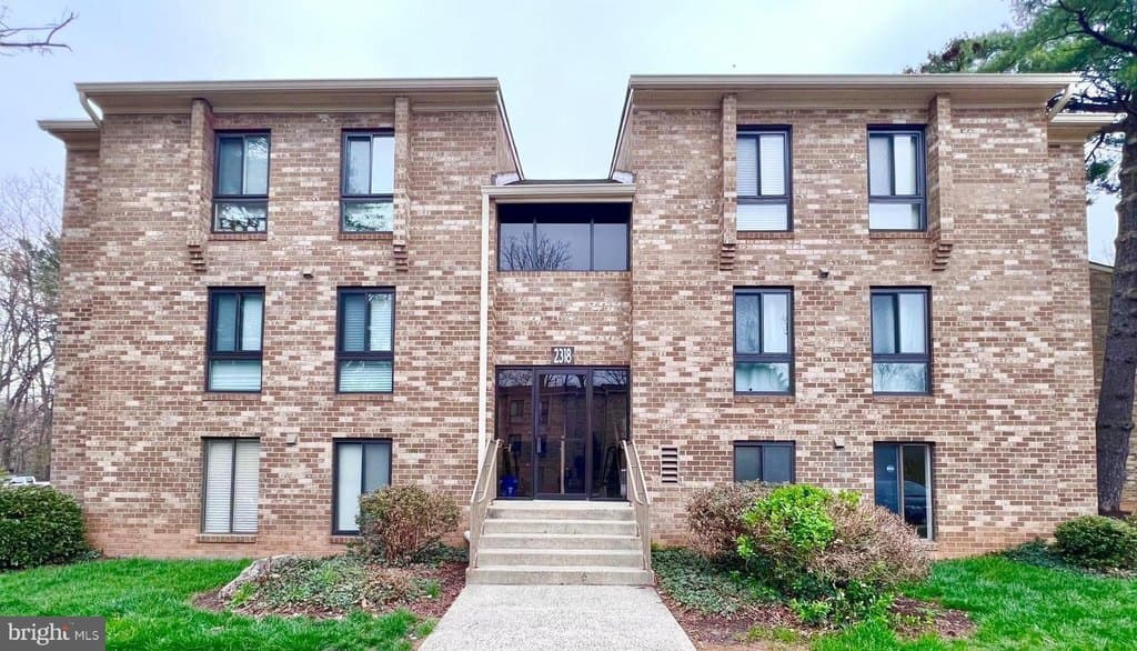 3 bedroom condo for sale at 2318 Freetown Ct Unit 12C Reston 20191 - $300,000