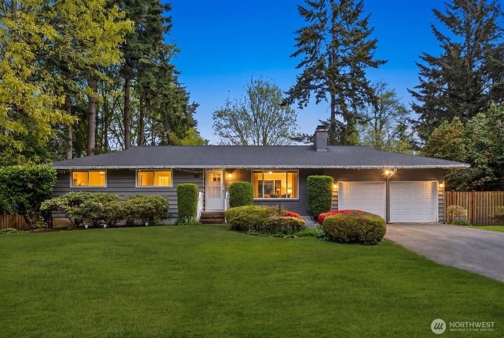 5 bedroom house for sale at 20604 4th Ave SW Normandy Park 98166 - $835,000