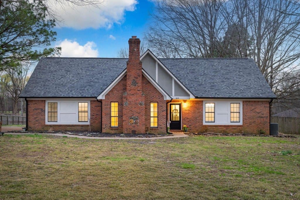 4 bedroom house for sale at 8645 Rosalee Ln Atoka - $420,000
