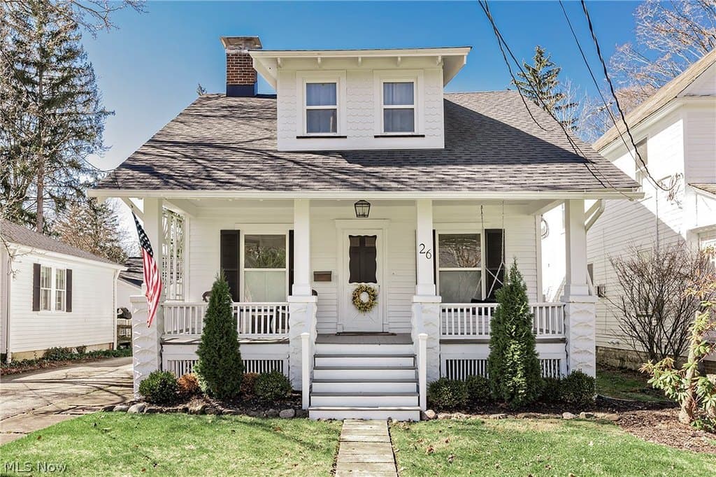 3 bedroom house for sale at 26 Water St Chagrin Falls - $575,000