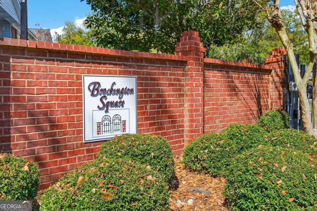 2 bedroom condo for sale at 310 Tibet Ave Apt 8 Savannah - $215,000