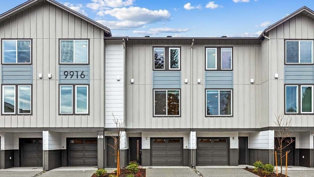 2 bedroom townhouse for sale at 14707 87th Ave SE Unit AA2 Cathcart - $599,995