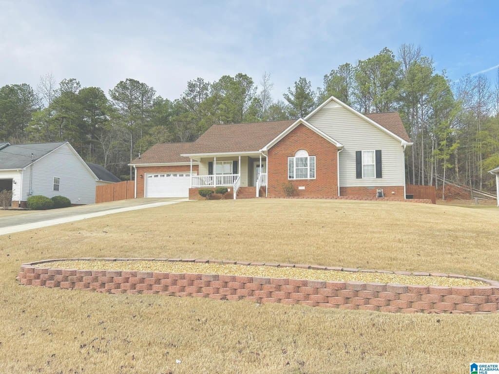 3 bedroom house for sale at 2225 Westwood Dr Alexandria - $299,900