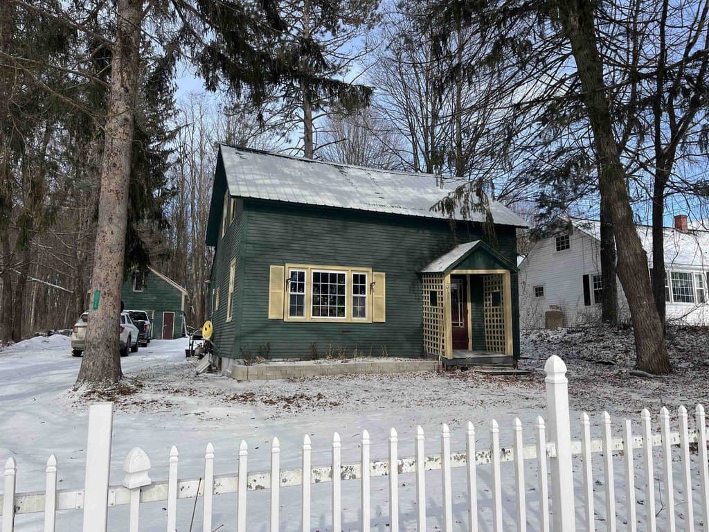 3 bedroom house for sale at 1068 Route 4A W Castleton - $225,000