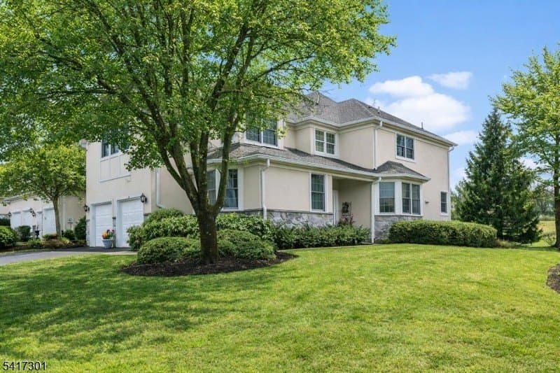 3 bedroom townhouse for sale at 24 Benedict Cres Basking Ridge - $1,250,000