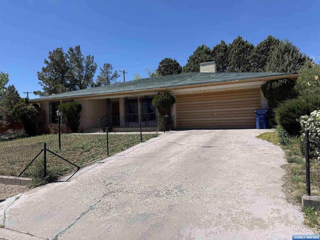 3 bedroom house for sale at 3309 N Mann Dr Silver City 88061 - $279,000
