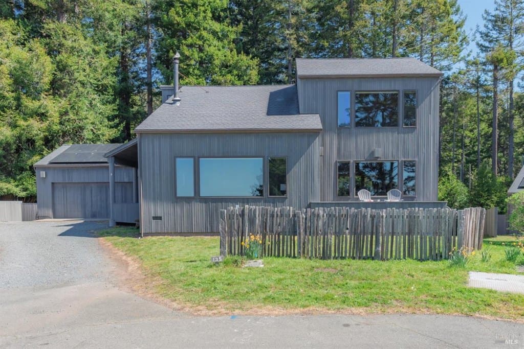 2 bedroom house for sale at 135 Larkspur Close Sea Ranch - $1,625,000