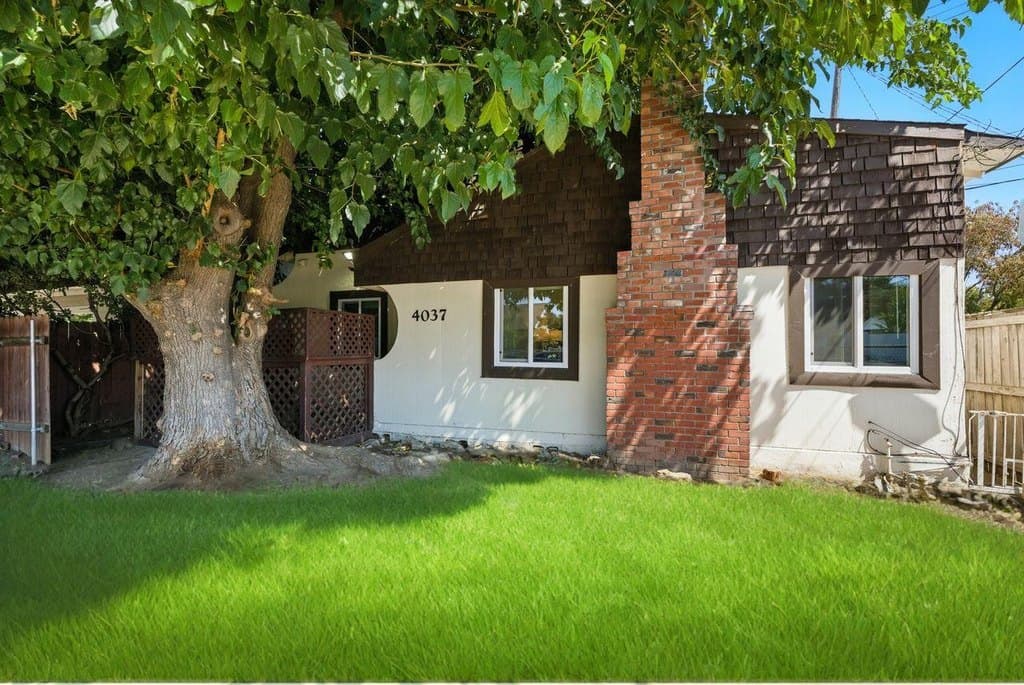 2 bedroom house for sale at 4037 42nd St Fruitridge Pocket 95820 - $314,000