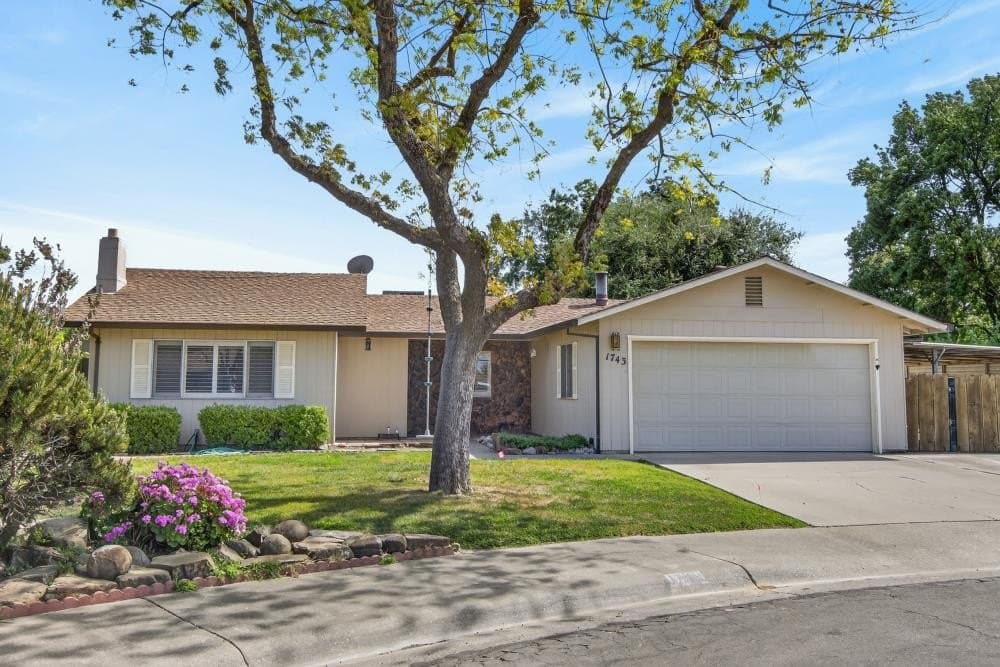 3 bedroom house for sale at 1743 Casa Nueva St Woodland 95695 - $585,000