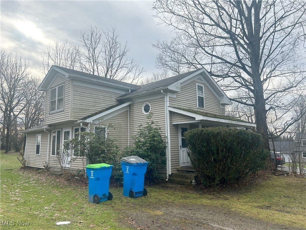 3 bedroom house for sale at 13661 W Spring St Burton - $175,000